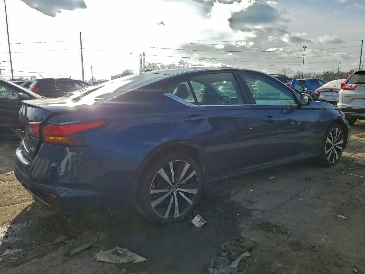 2019 NISSAN ALTIMA SR photo 3