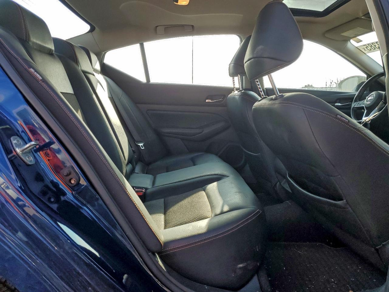 2019 NISSAN ALTIMA SR photo 10
