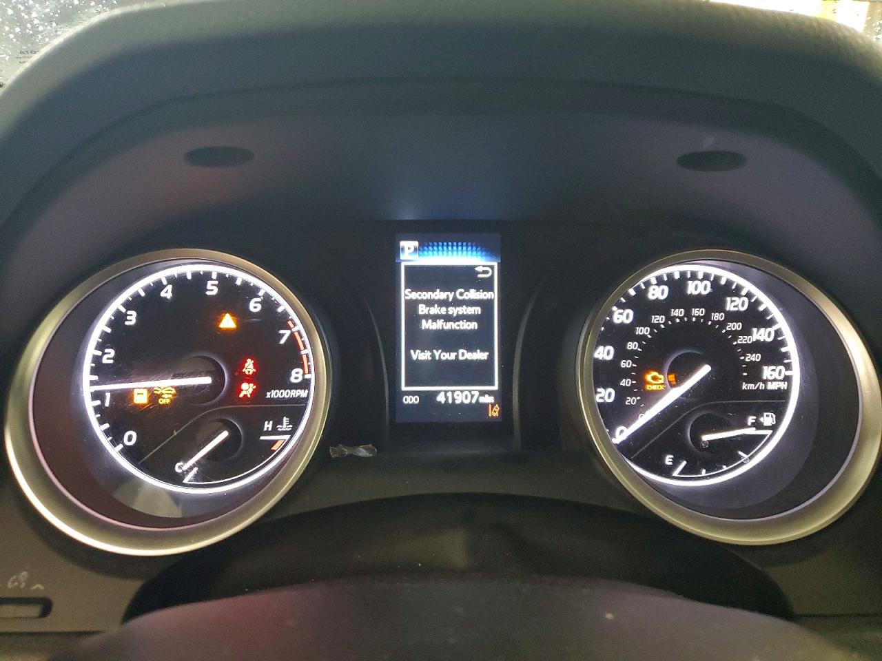 2024 TOYOTA CAMRY LE photo 9