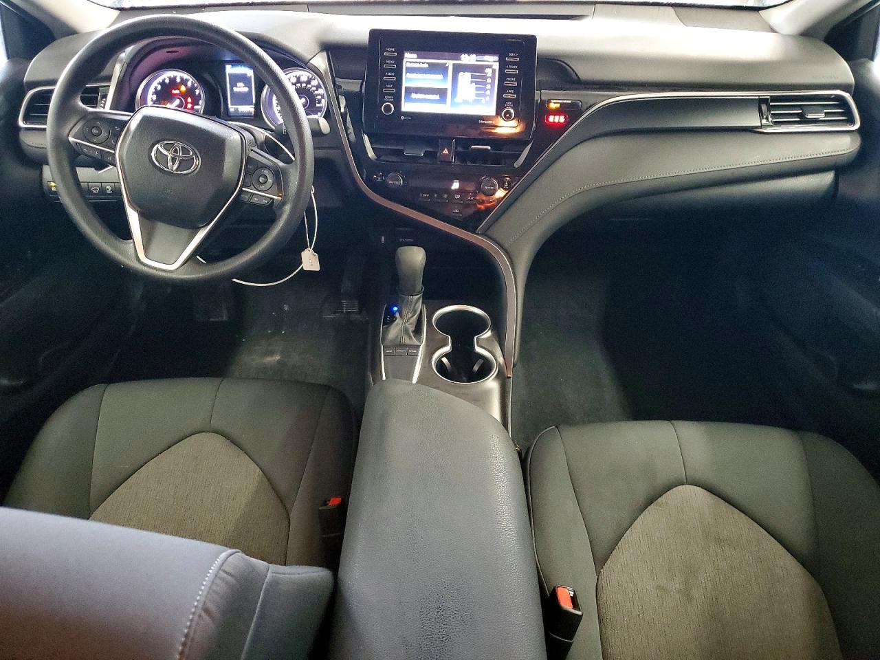 2024 TOYOTA CAMRY LE photo 8