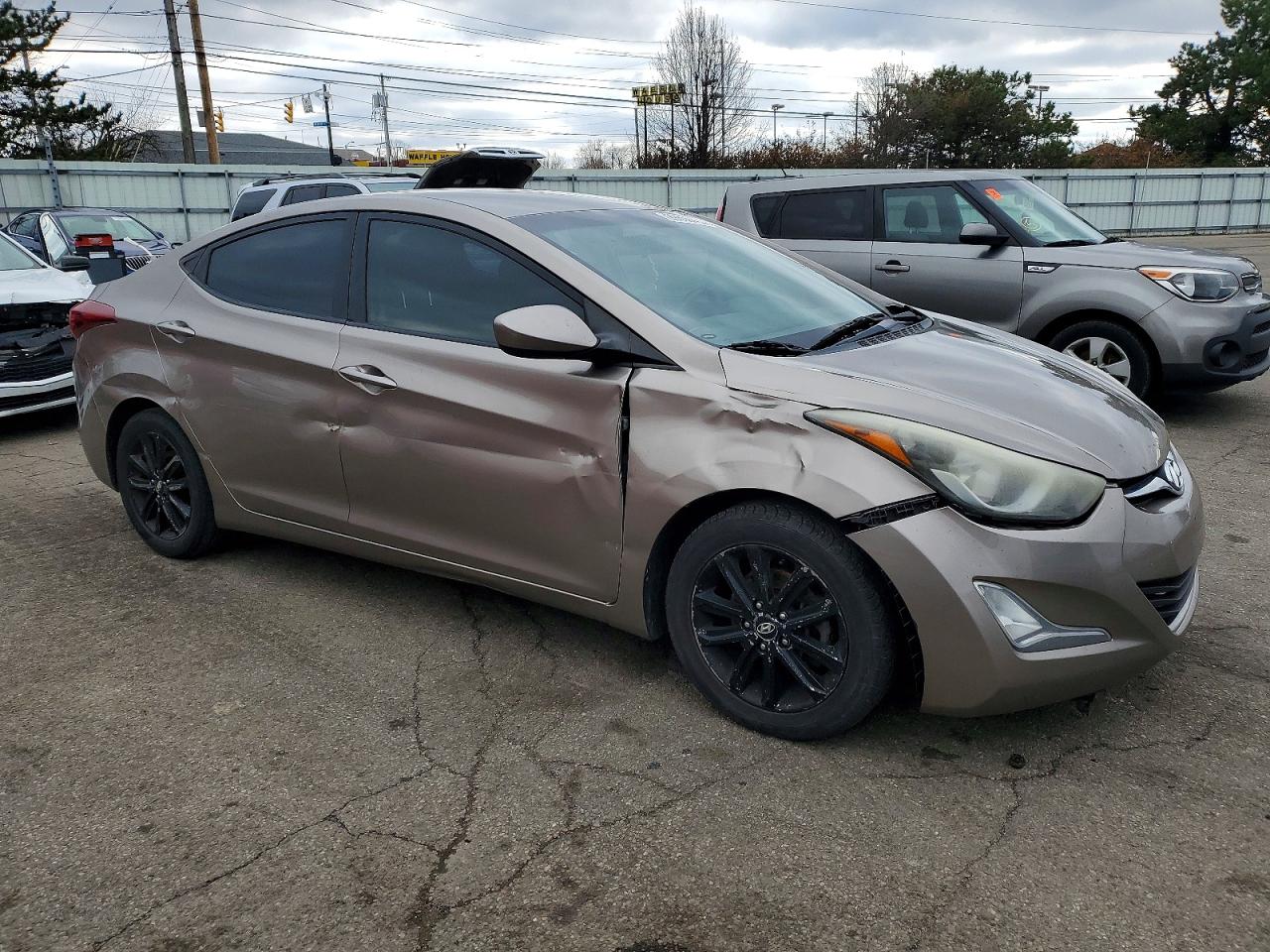 2014 HYUNDAI ELANTRA SE photo 4