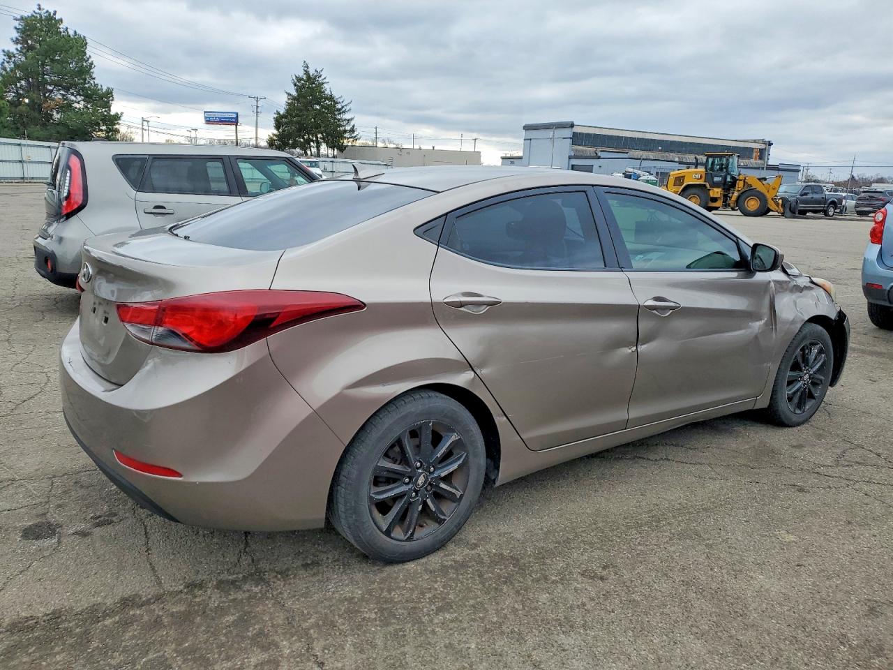 2014 HYUNDAI ELANTRA SE photo 3