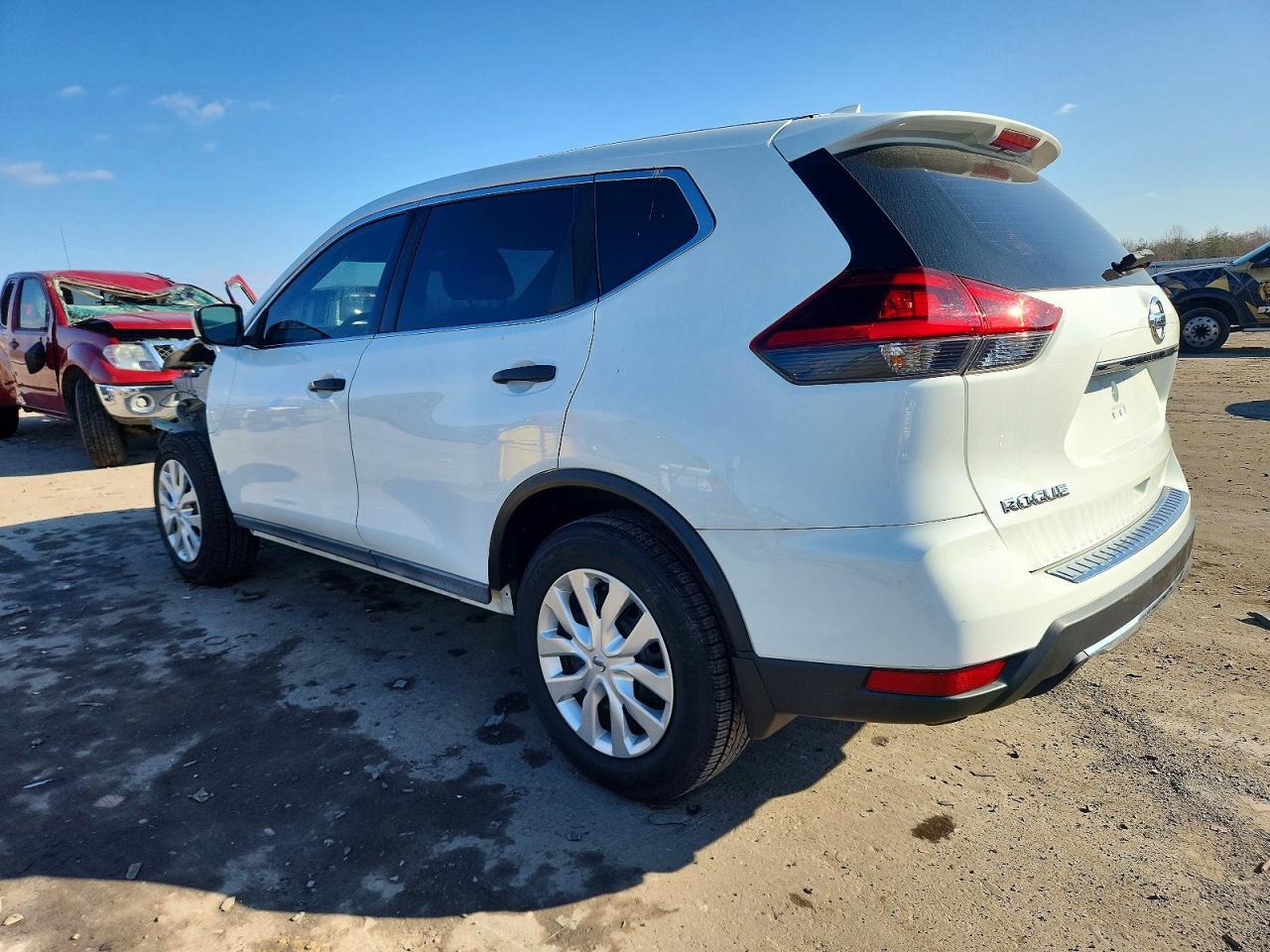 2018 NISSAN ROGUE S photo 2