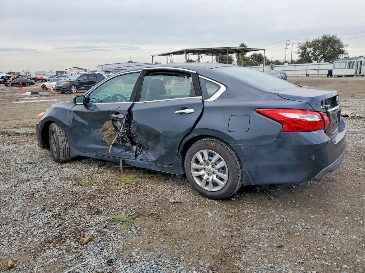 2016 NISSAN ALTIMA 2.5 photo 2