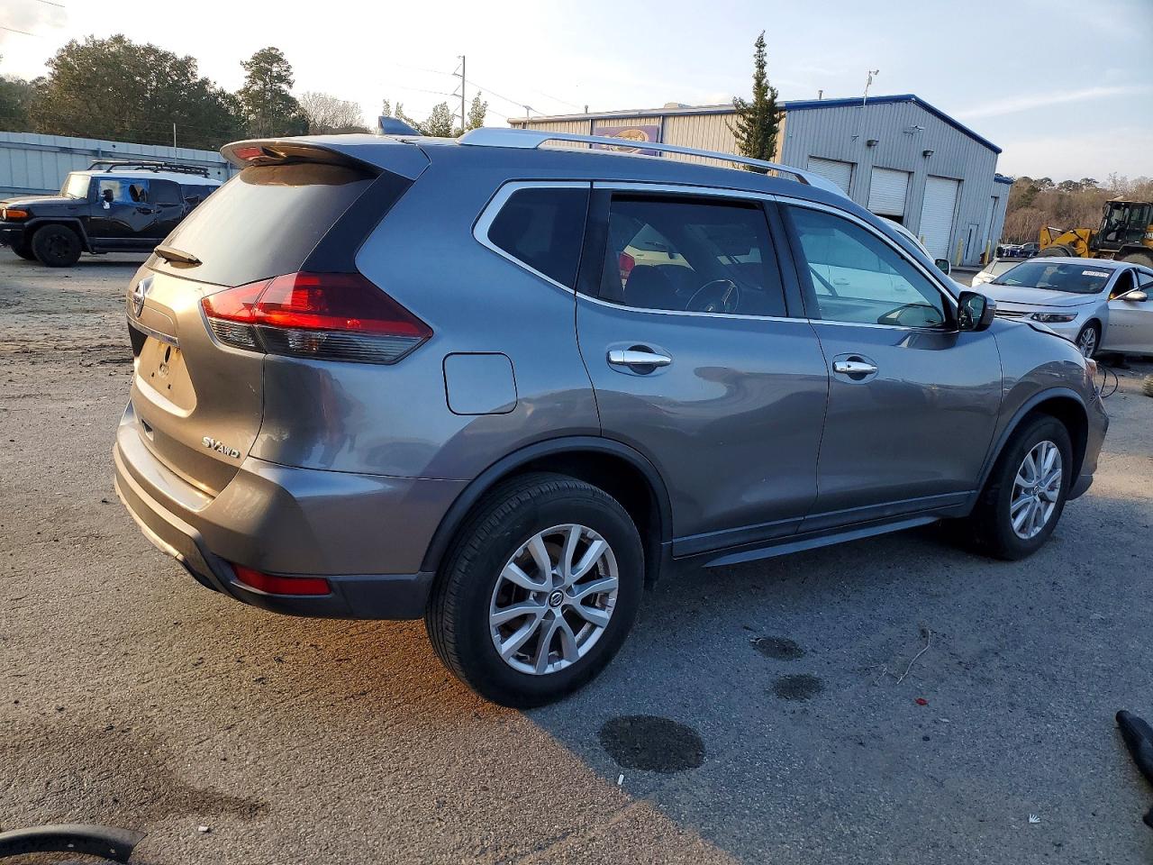 2018 NISSAN ROGUE S photo 5