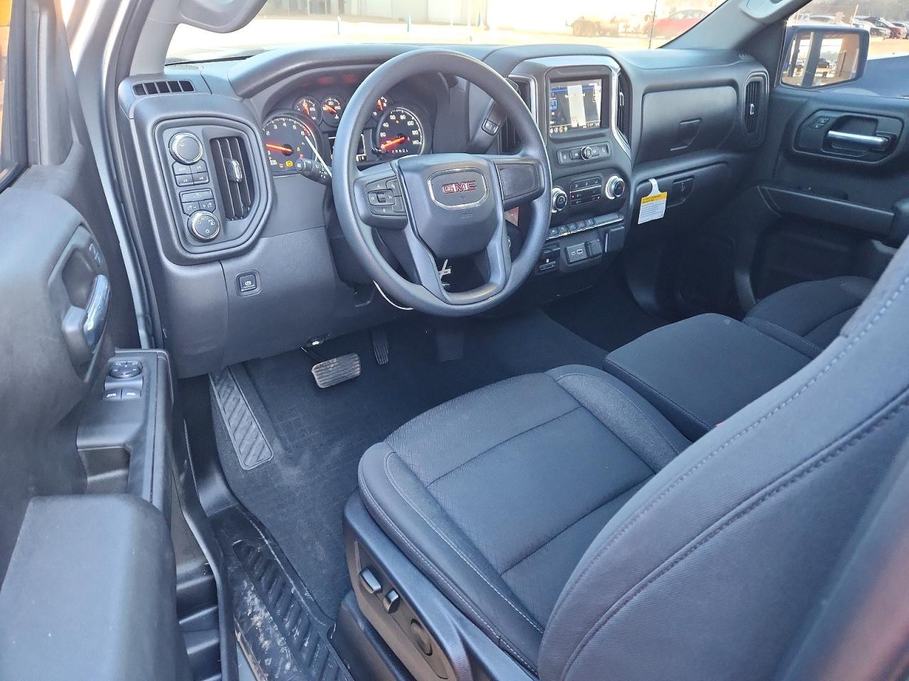 2025 GMC SIERRA K1500 photo 8
