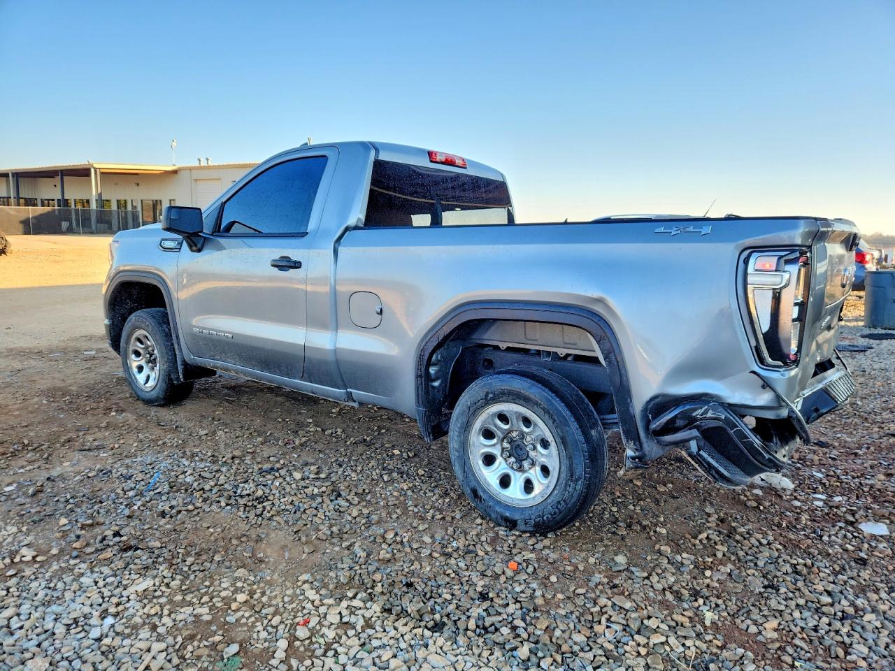 2025 GMC SIERRA K1500 photo 2