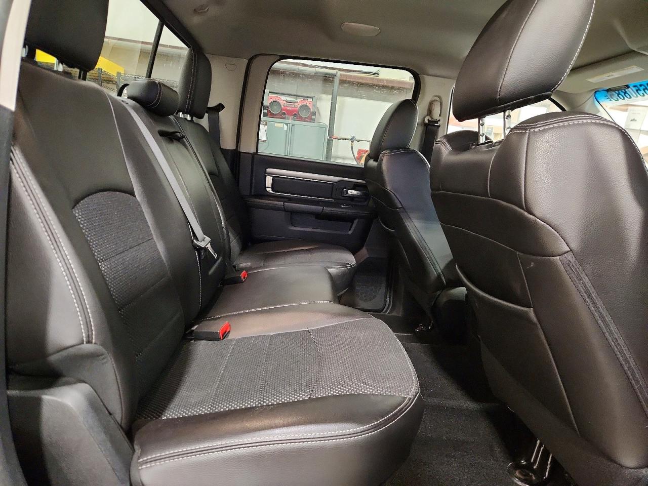 2016 RAM 1500 SPORT photo 28