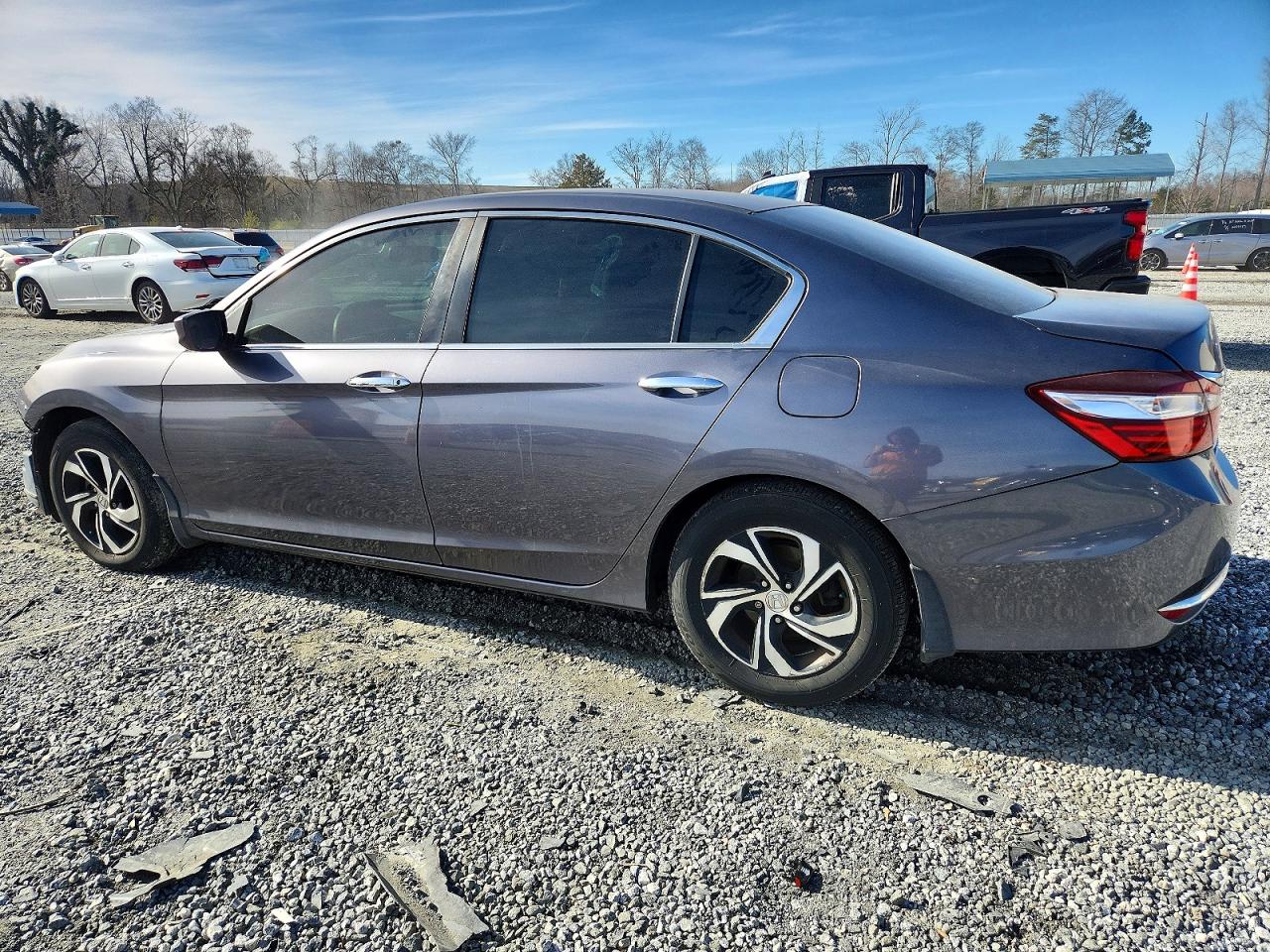 2017 HONDA ACCORD LX photo 5