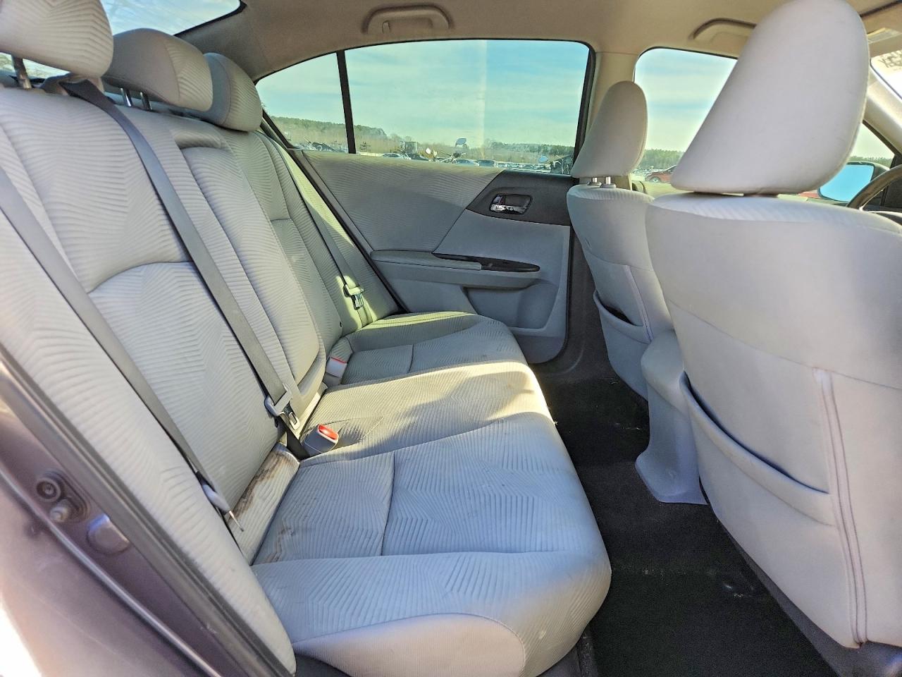 2017 HONDA ACCORD LX photo 37