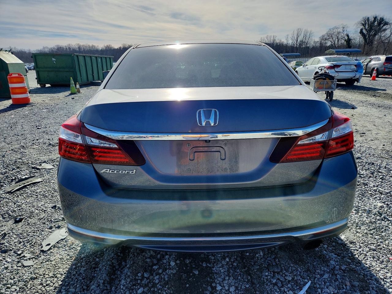 2017 HONDA ACCORD LX photo 21