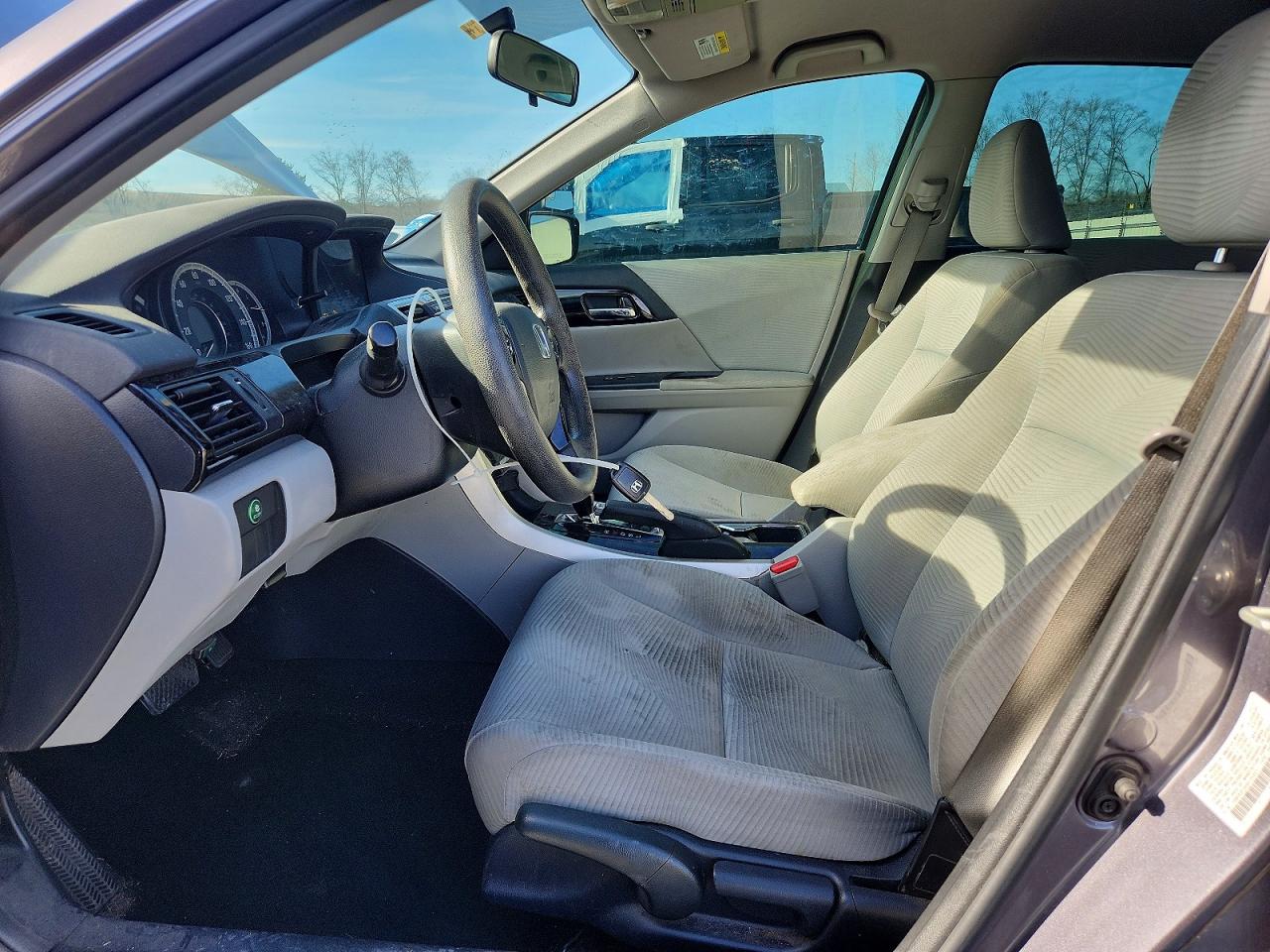 2017 HONDA ACCORD LX photo 25