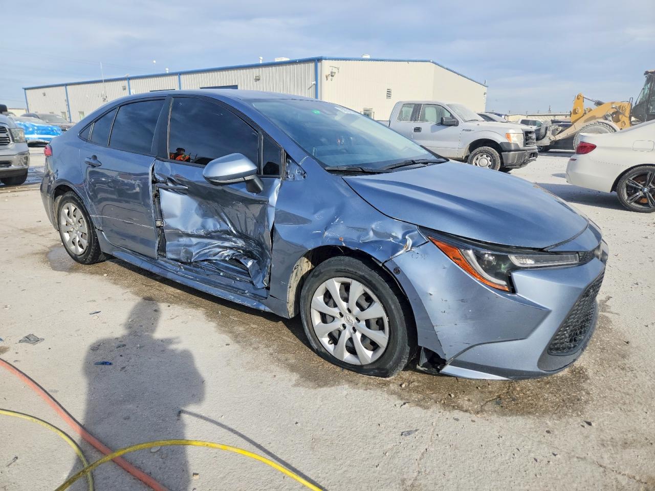 2020 TOYOTA COROLLA LE photo 4