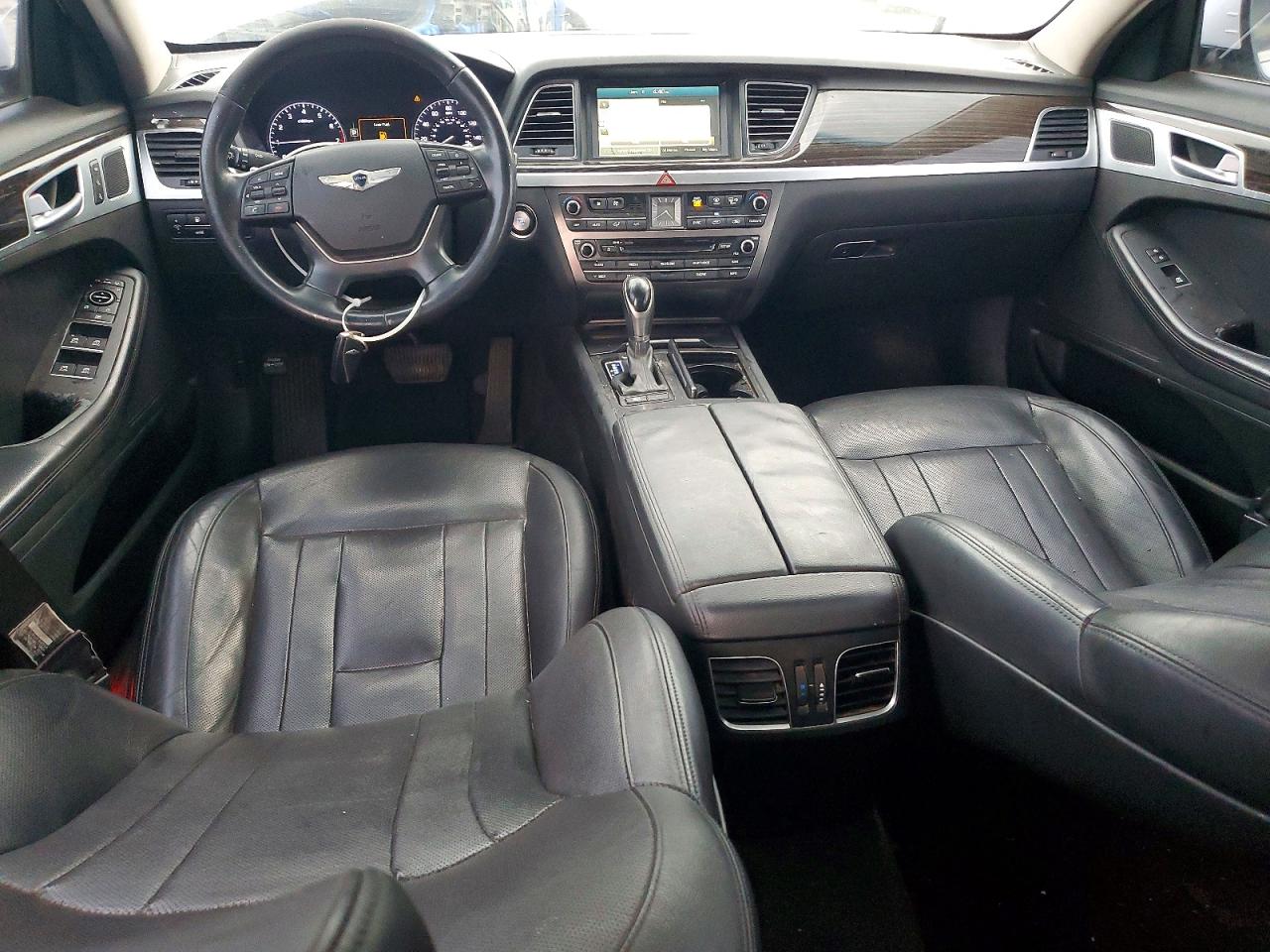 2015 HYUNDAI GENESIS 3.8L photo 8
