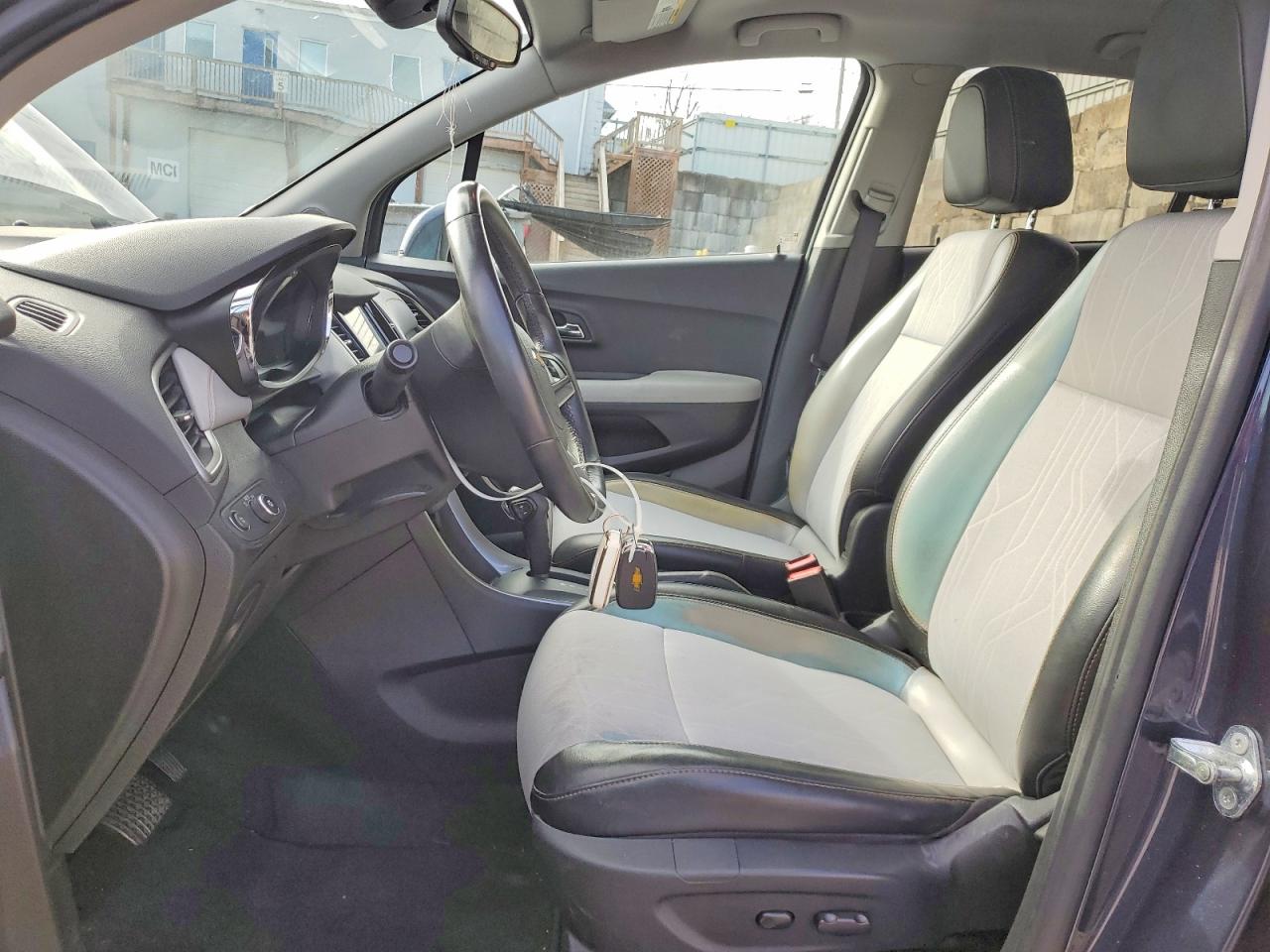 2018 CHEVROLET TRAX 1LT photo 7