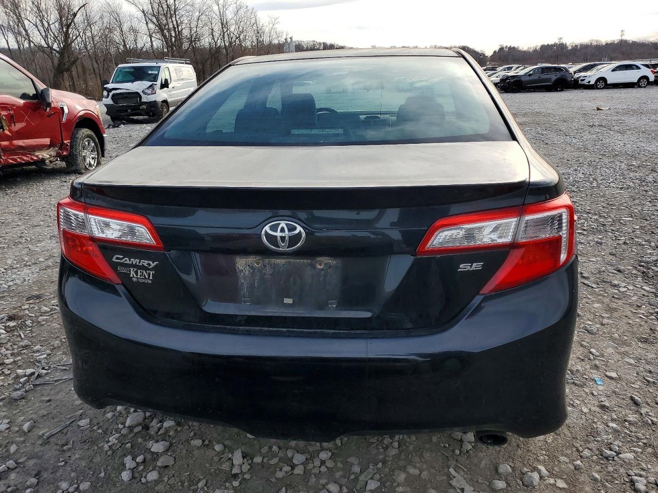 2014 TOYOTA CAMRY L photo 6