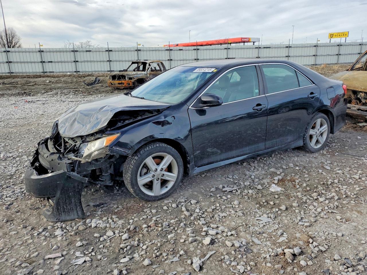 2014 TOYOTA CAMRY