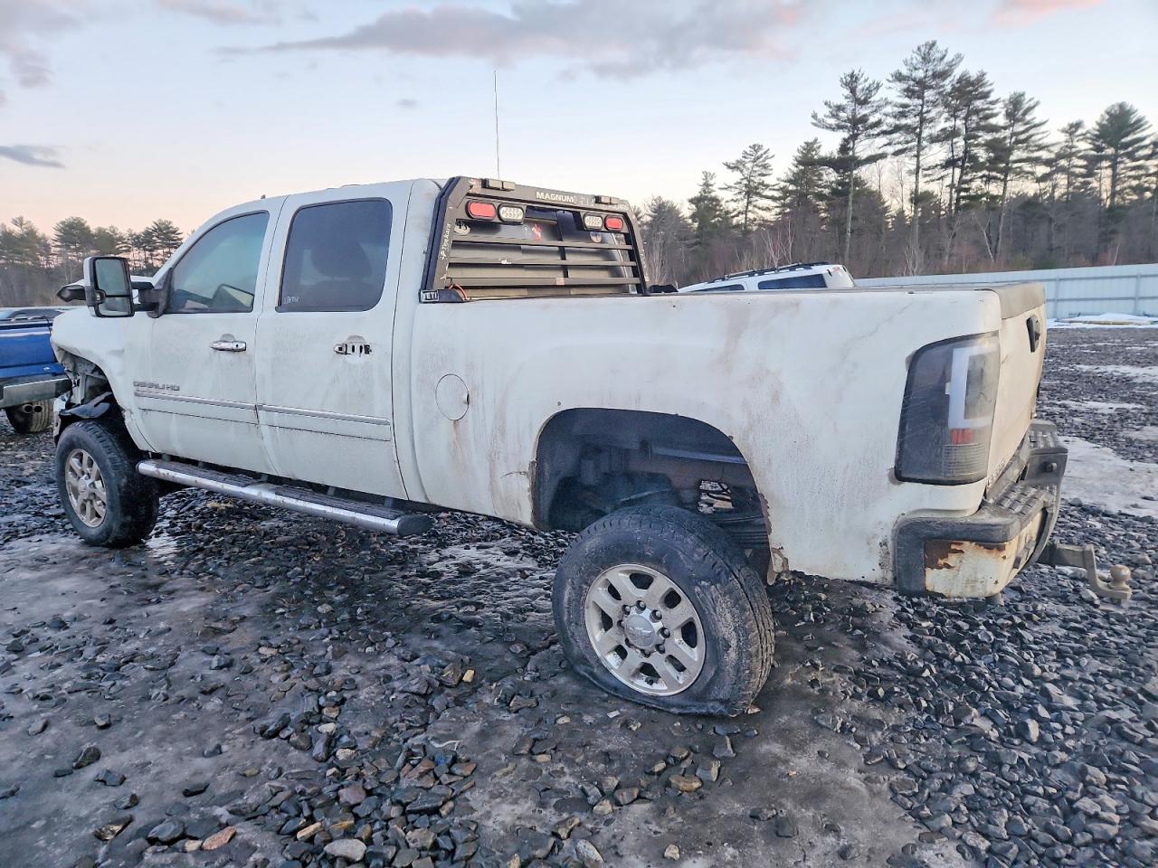 2011 GMC SIERRA K3500 DENALI photo 2