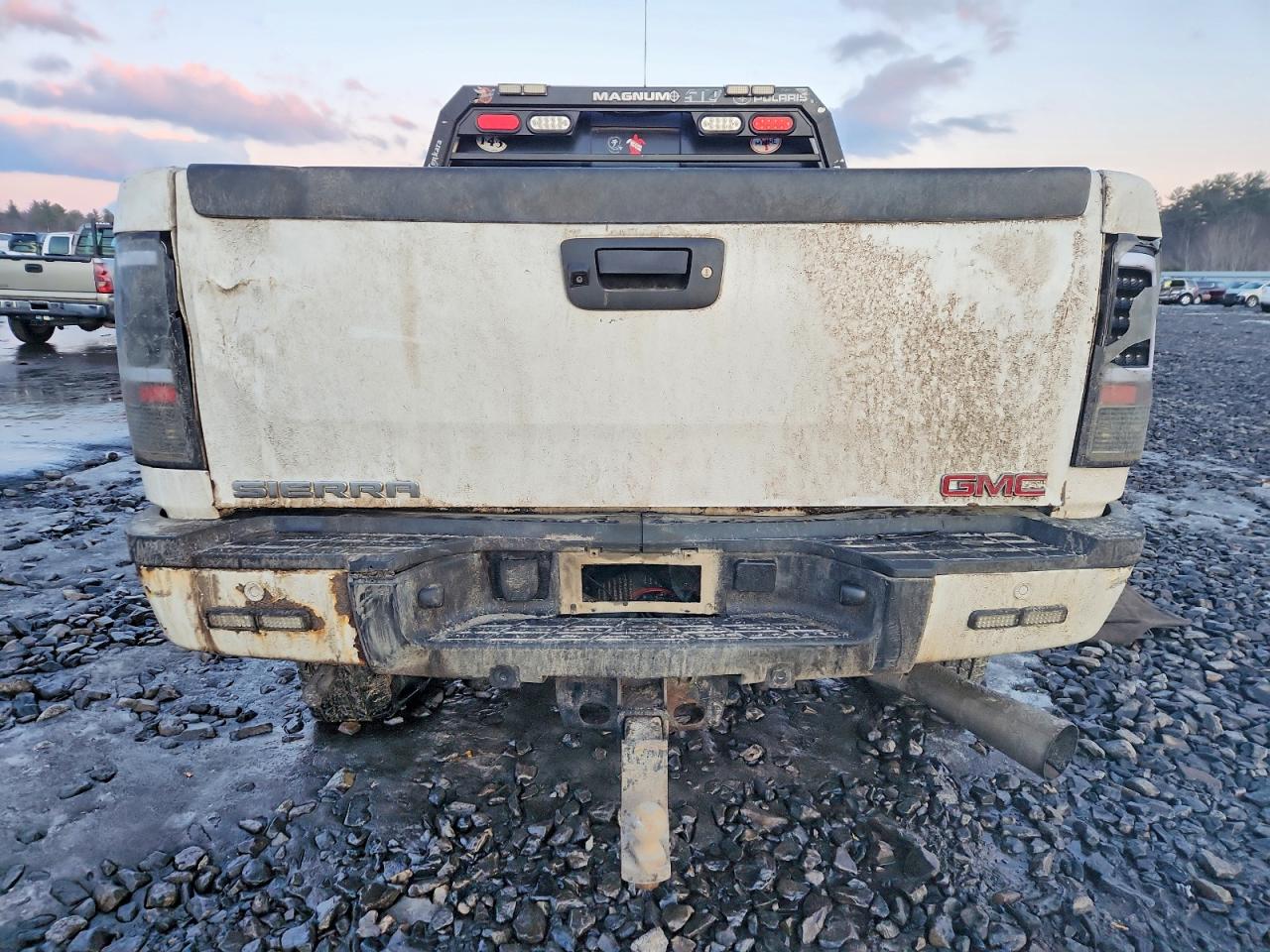 2011 GMC SIERRA K3500 DENALI photo 6