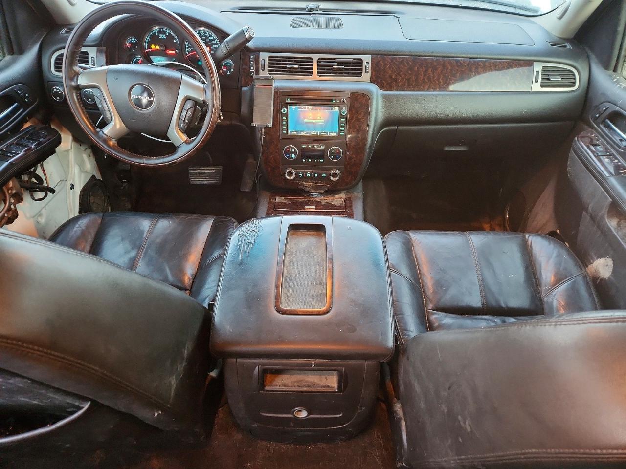 2011 GMC SIERRA K3500 DENALI photo 8