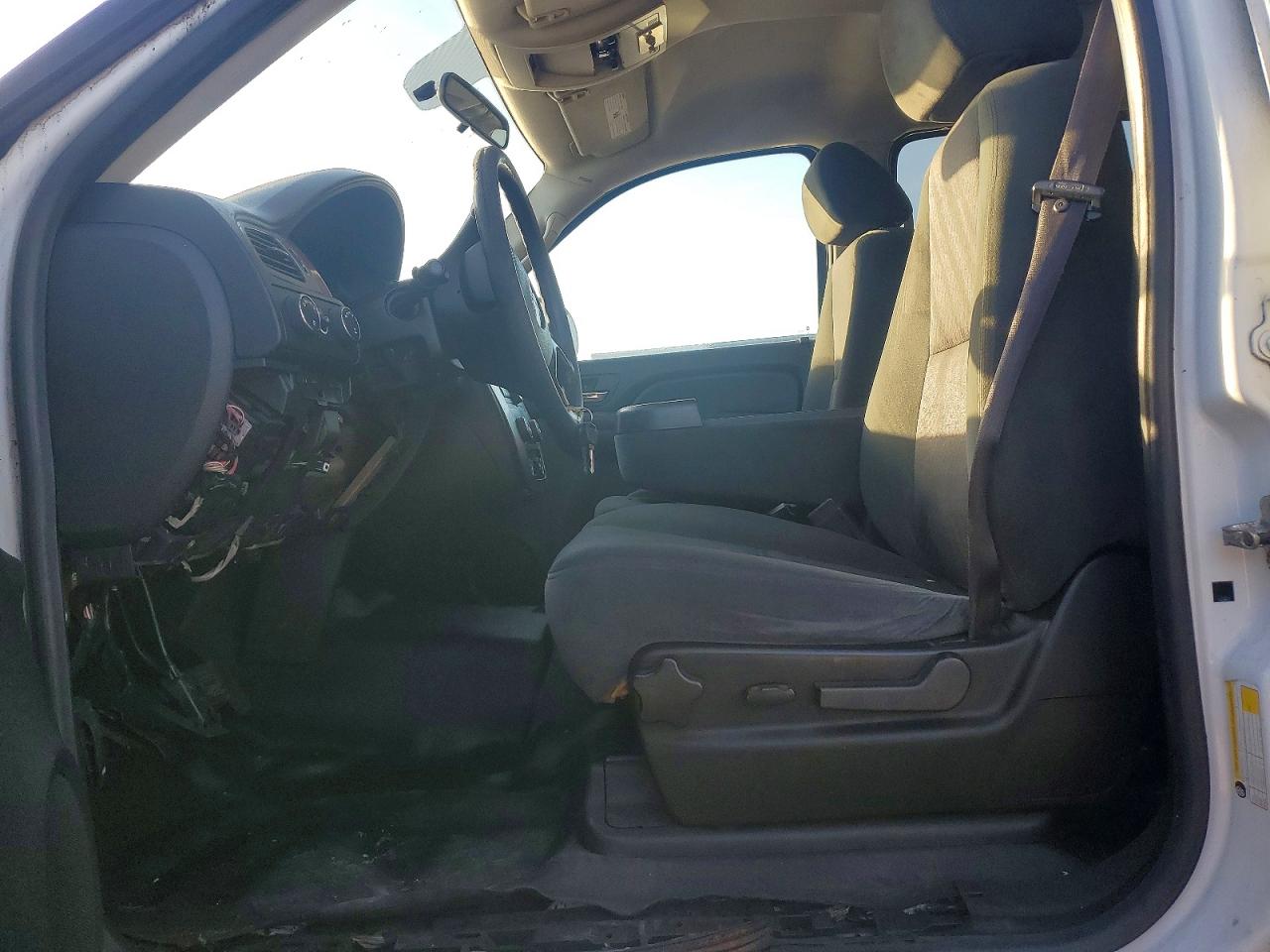 2009 GMC YUKON XL K2500 photo 7