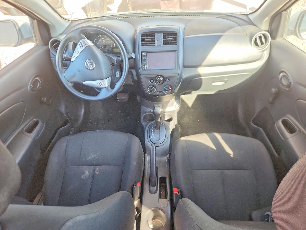 2019 NISSAN VERSA S photo 8
