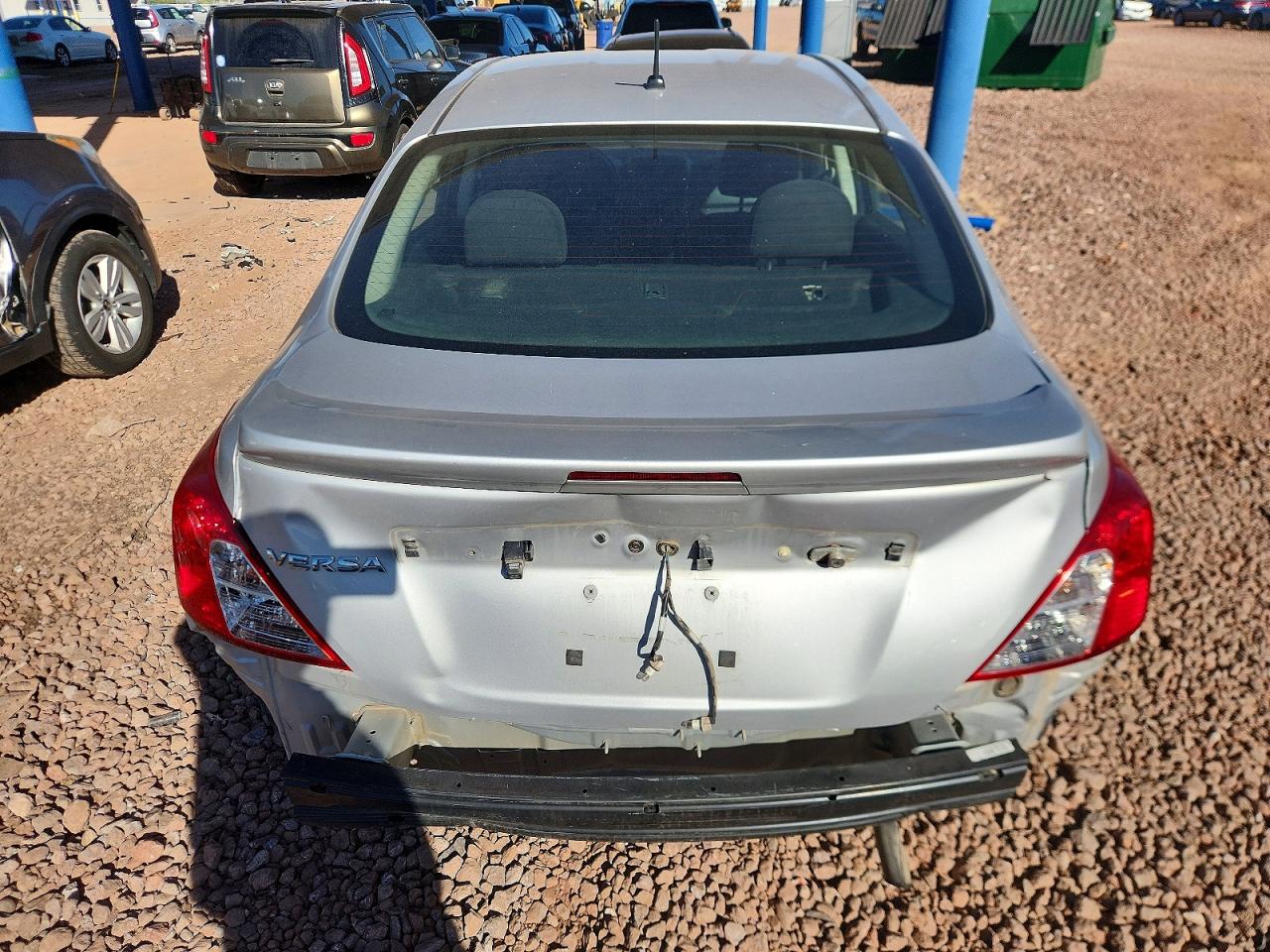 2019 NISSAN VERSA S photo 6