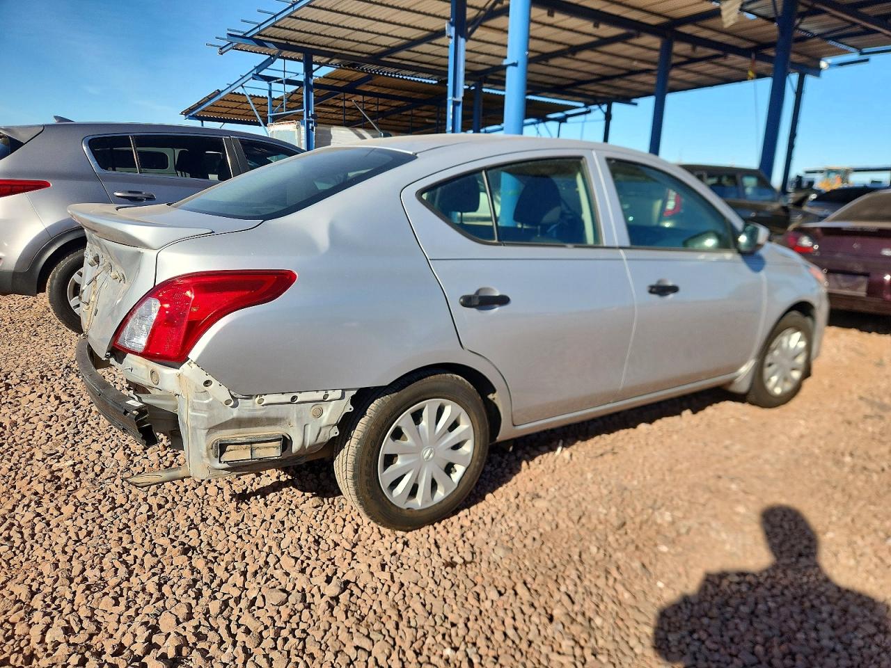2019 NISSAN VERSA S photo 3
