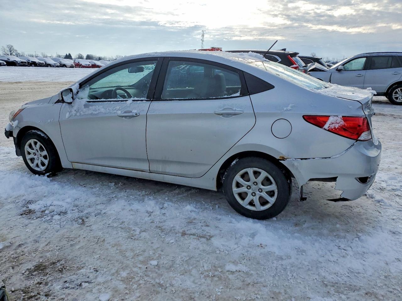 2012 HYUNDAI ACCENT GLS photo 2