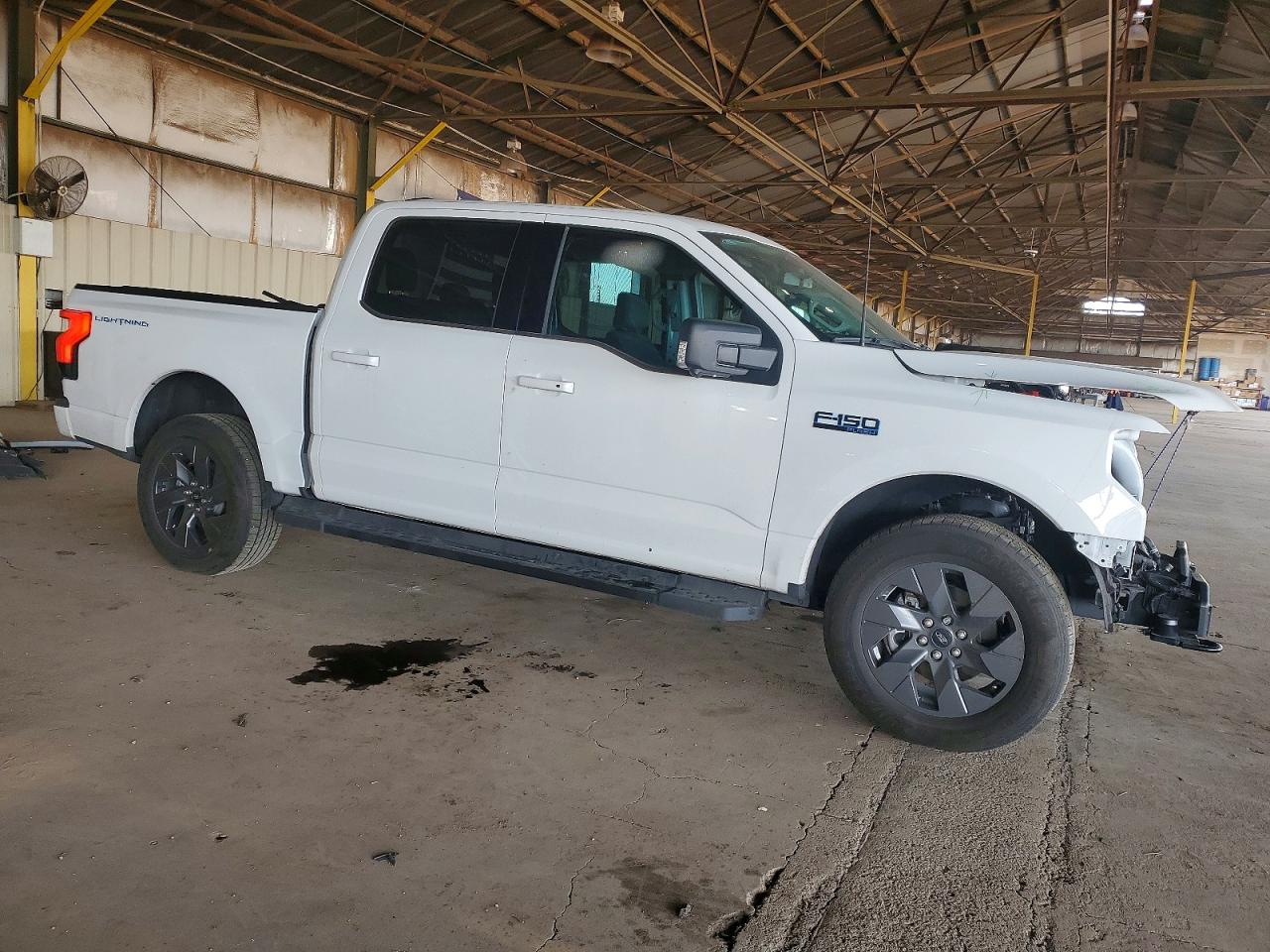 2024 FORD F150 LIGHTNING XLT photo 4