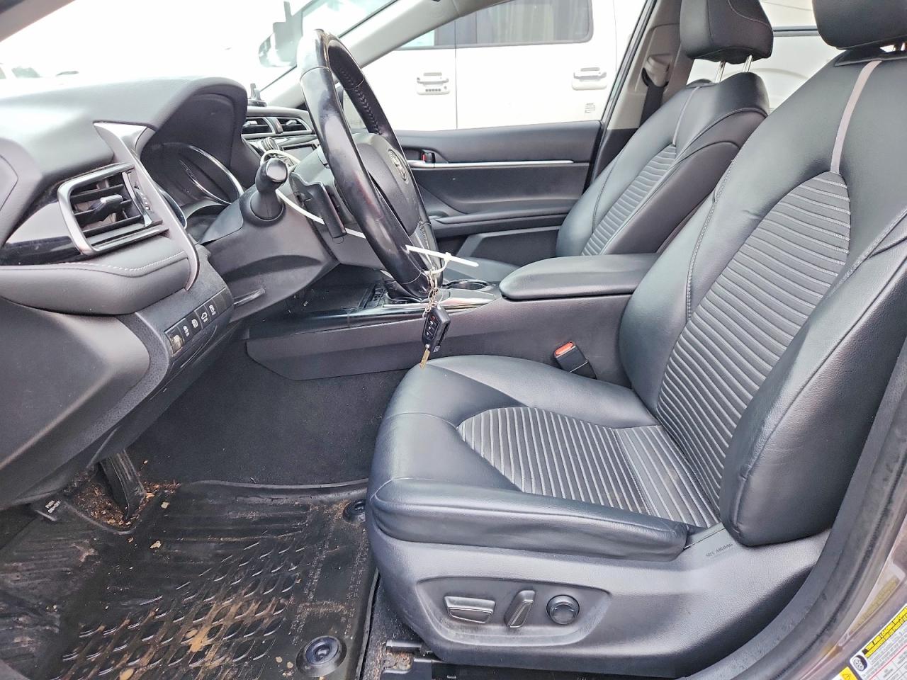 2019 TOYOTA CAMRY L photo 7