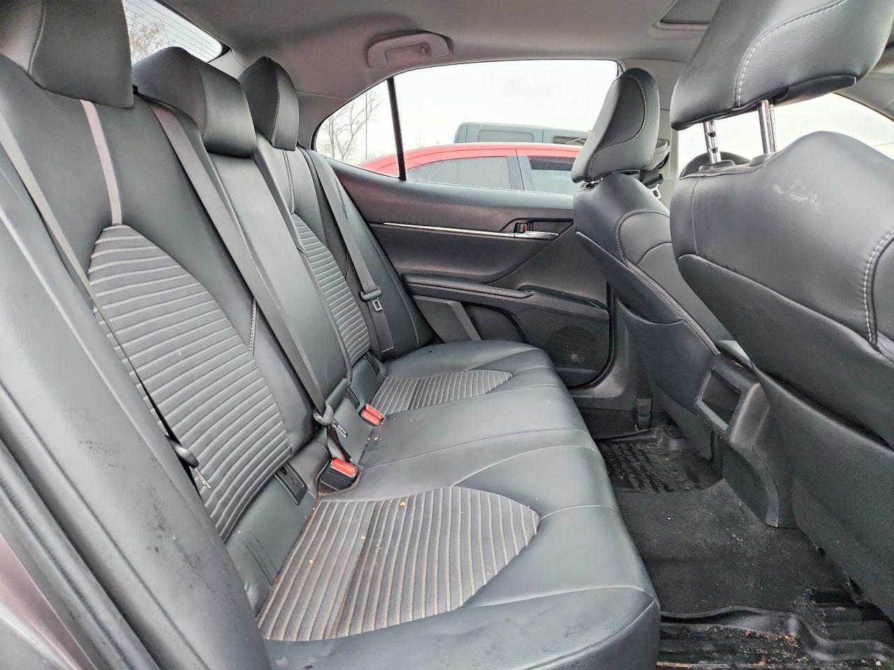 2019 TOYOTA CAMRY L photo 10