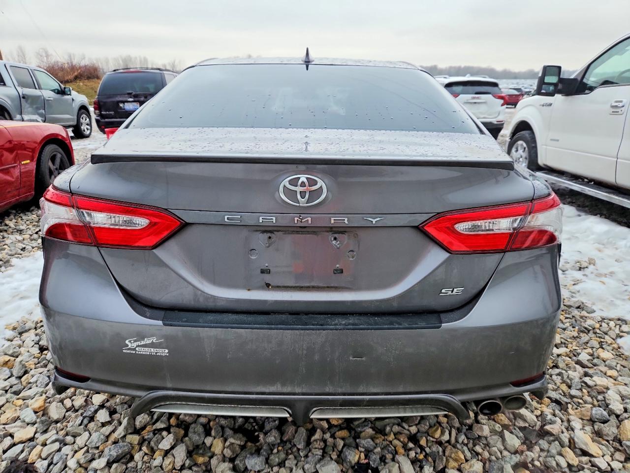 2019 TOYOTA CAMRY L photo 6