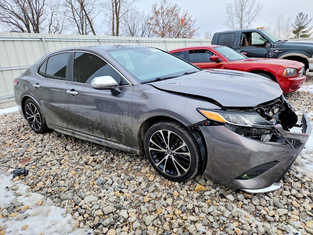 2019 TOYOTA CAMRY L photo 4