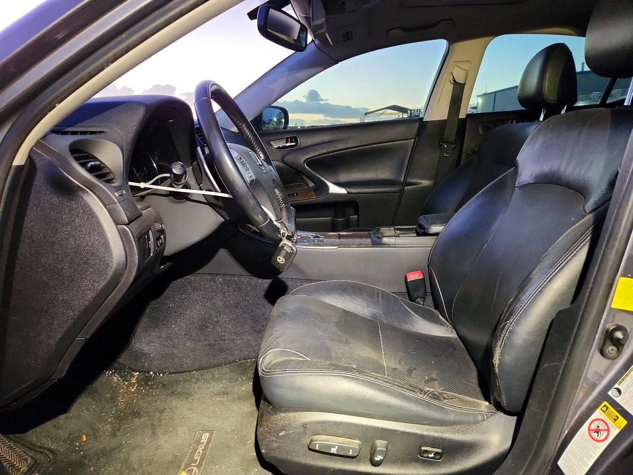 2012 LEXUS IS 250 photo 7