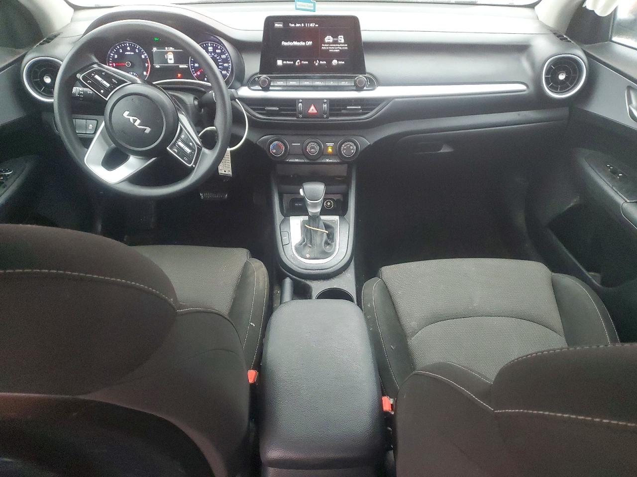 2023 KIA FORTE LX photo 5