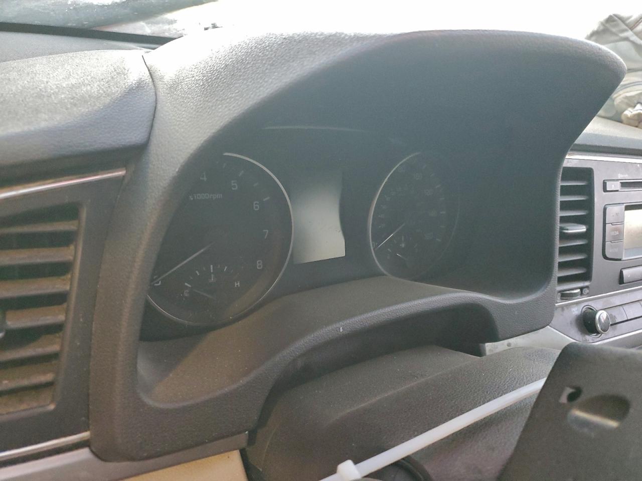 2017 HYUNDAI ELANTRA SE photo 9