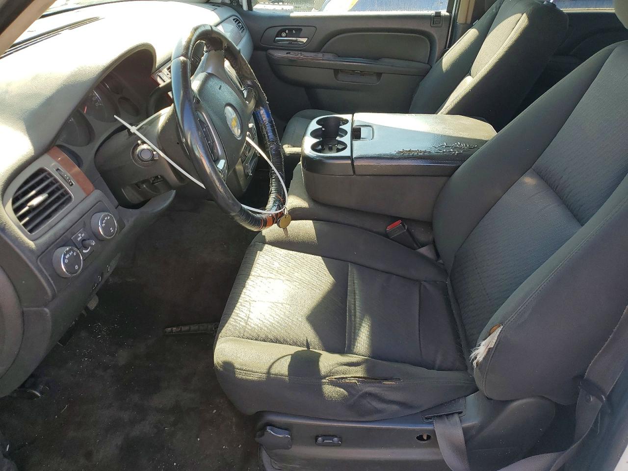 2011 CHEVROLET SUBURBAN K2500 LS photo 7