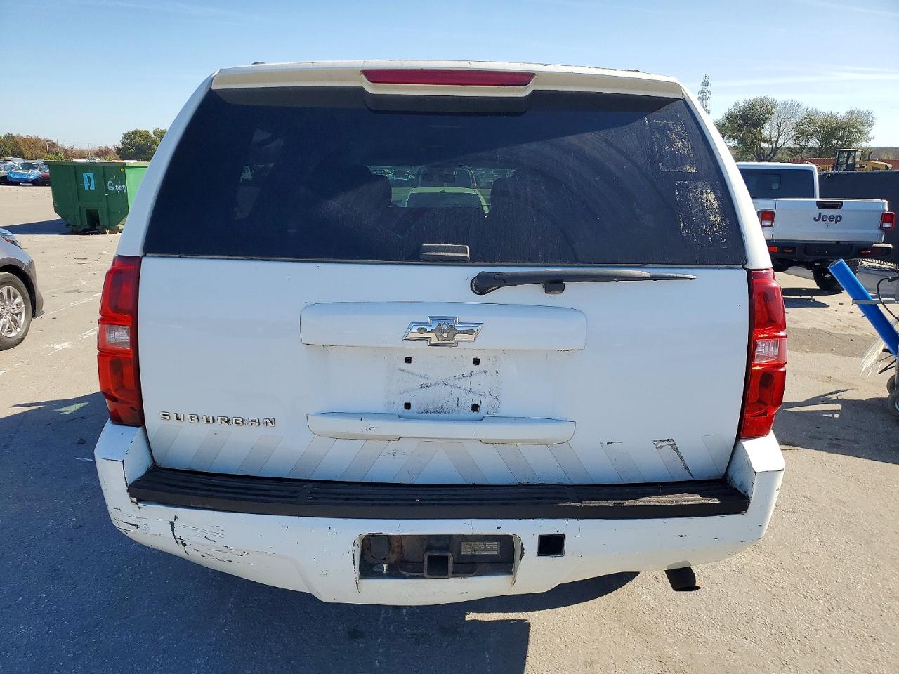 2011 CHEVROLET SUBURBAN K2500 LS photo 6