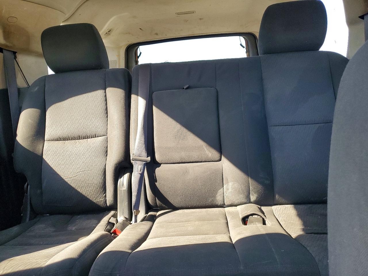 2011 CHEVROLET SUBURBAN K2500 LS photo 10