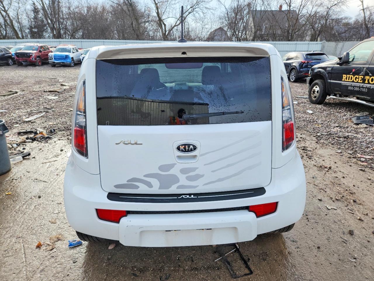 2011 KIA SOUL + photo 11