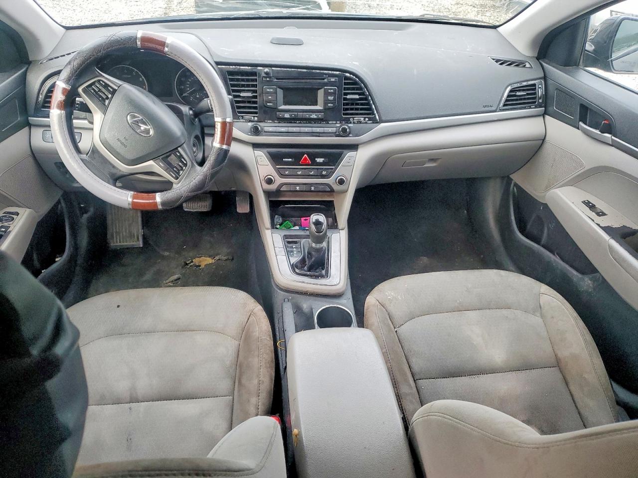 2017 HYUNDAI ELANTRA SE photo 8