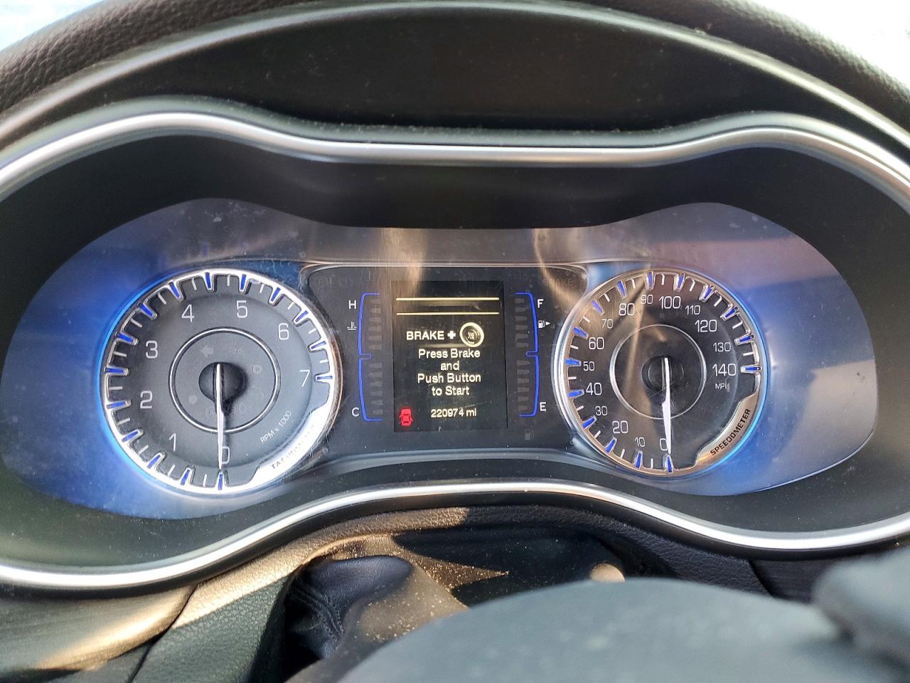2015 CHRYSLER 200 LIMITED photo 9