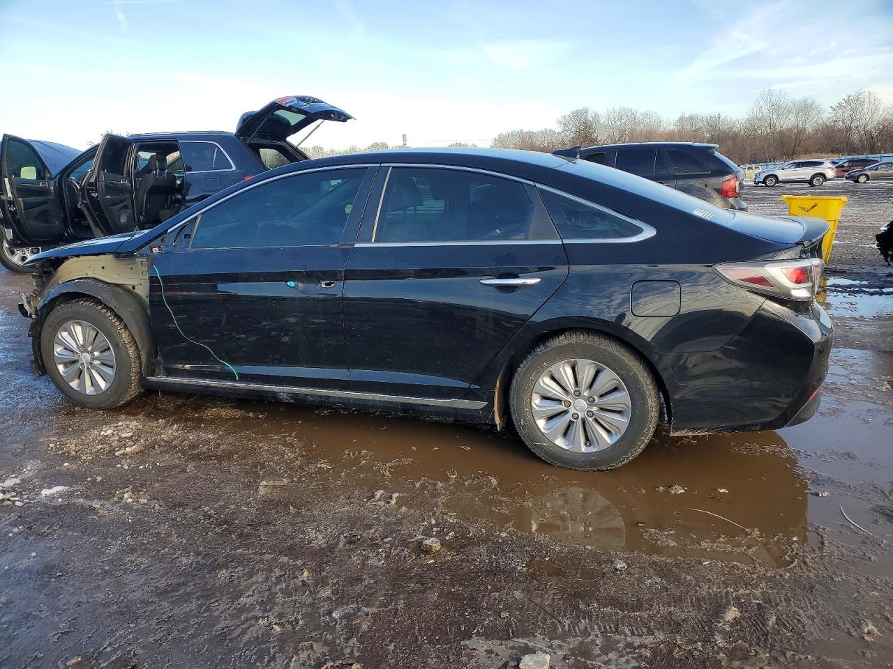 2016 HYUNDAI SONATA HYBRID photo 2