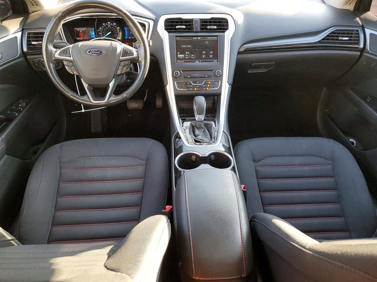 2016 FORD FUSION SE photo 8