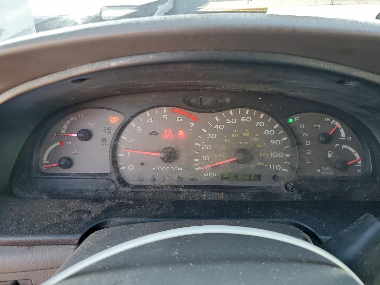 2004 TOYOTA SEQUOIA SR5 photo 9