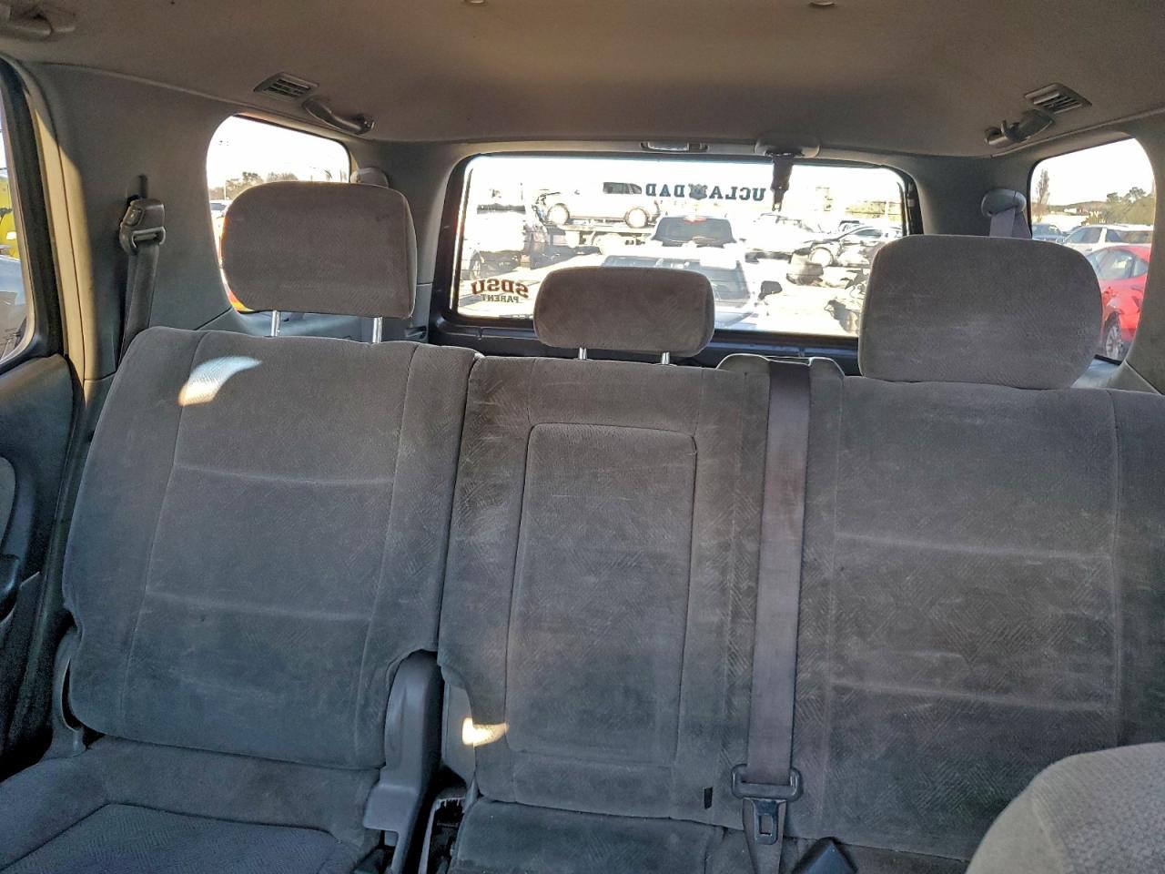 2004 TOYOTA SEQUOIA SR5 photo 10