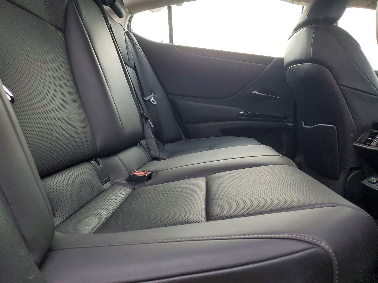 2022 LEXUS ES 300H BASE photo 10