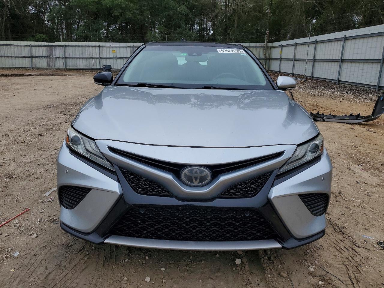 2018 TOYOTA CAMRY XSE photo 5