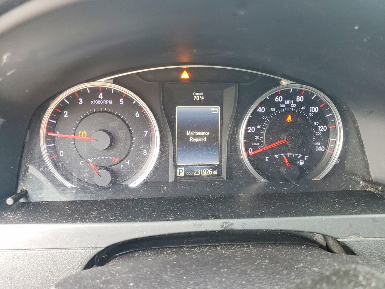 2016 TOYOTA CAMRY LE photo 9